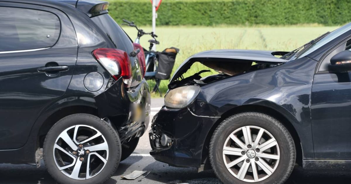 Flinke schade bij kop-staartbotsing op N669 bij ’s-Gravenpolder