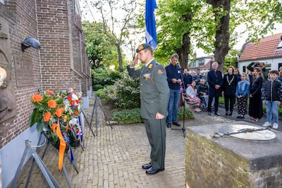 Tholen nodigt inwoners uit voor kranslegging tijdens Dodenherdenking