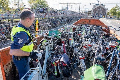 Staat je fiets fout geparkeerd op station Middelburg? Vandaag verdwijnt hij