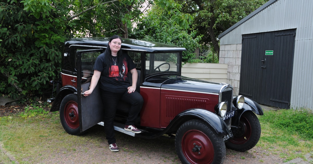 Anouk (32) kiest voor een luidruchtige oldtimer uit 1931: ‘Mij zul je echt nooit in een Tesla zien r