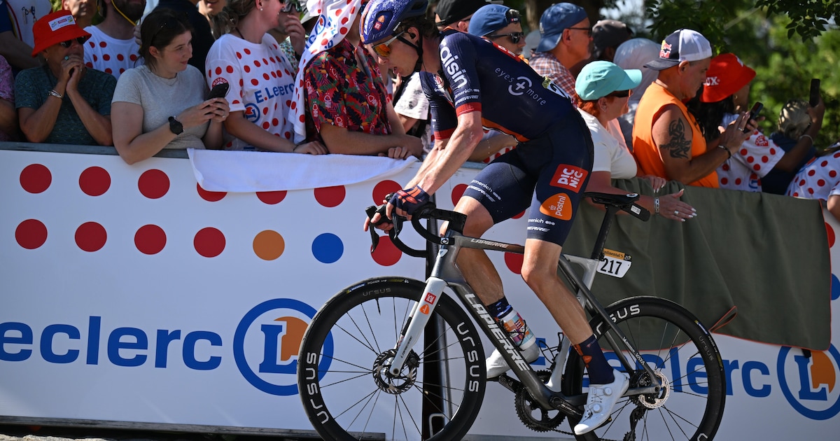 Overweldigende Tour de France voor Julius van den Berg: ‘Zoiets maak je als renner niet snel meer me