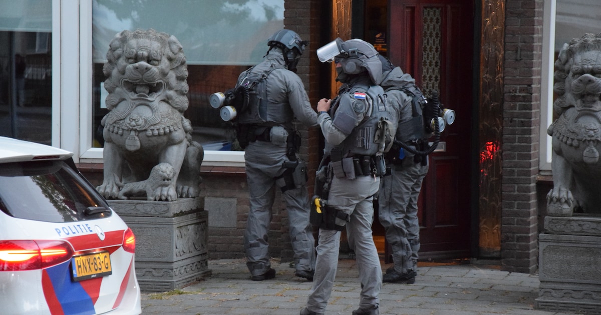 Politie valt wokrestaurant binnen in Sluiskil