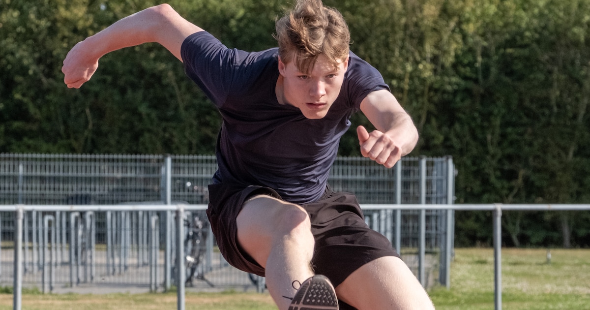 De tel kwijt, records aan diggelen: Ezra Boogaard (17) zorgt voor verbazing op de atletiekbaan
