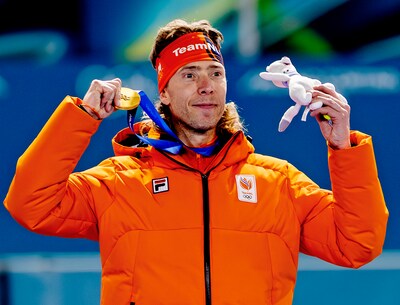 https://images.pzc.nl/MDM4ZjZmMzA1MDQ3ZjZlZTAyZTQvZGlvLzI3MDI5MjIyMC9maXQtd2lkdGgvNDAw/olympische-winterspelen-2026-milaan-cortina-jorrit-bergsma-wint-goud-op-de-massastart-en-geniet-van-zijn-gouden-medaille-foto-pim-ras