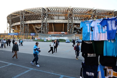Napoli-voorzitter wil zo snel mogelijk weg uit Stadio Diego Armando Maradona: ‘Dit stadion is een puinhoop’