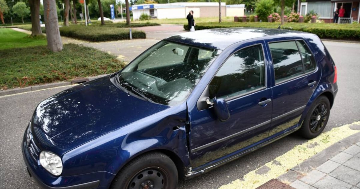 Scooterrijder gewond bij botsing met auto op Bachlaan in Terneuzen.