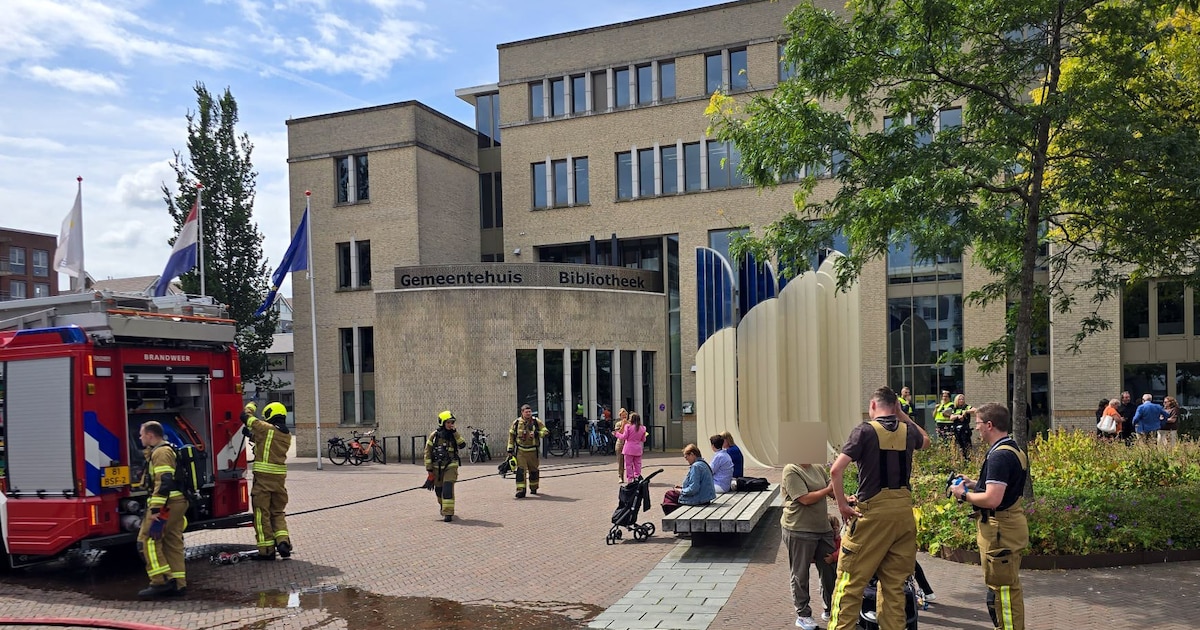 Brand in gemeentehuis in Papendrecht werd aangestoken, politie doet onderzoek