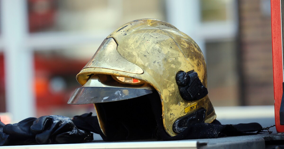 Bestelbus in vlammen opgegaan op bedrijventerrein Eindewege