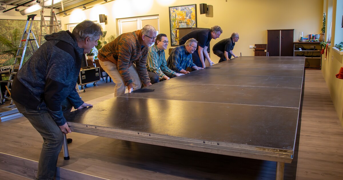 Bij elke nieuwe locatie heeft ’t Gordijntje pech: ook in dorpshuis moet club improviseren met het po