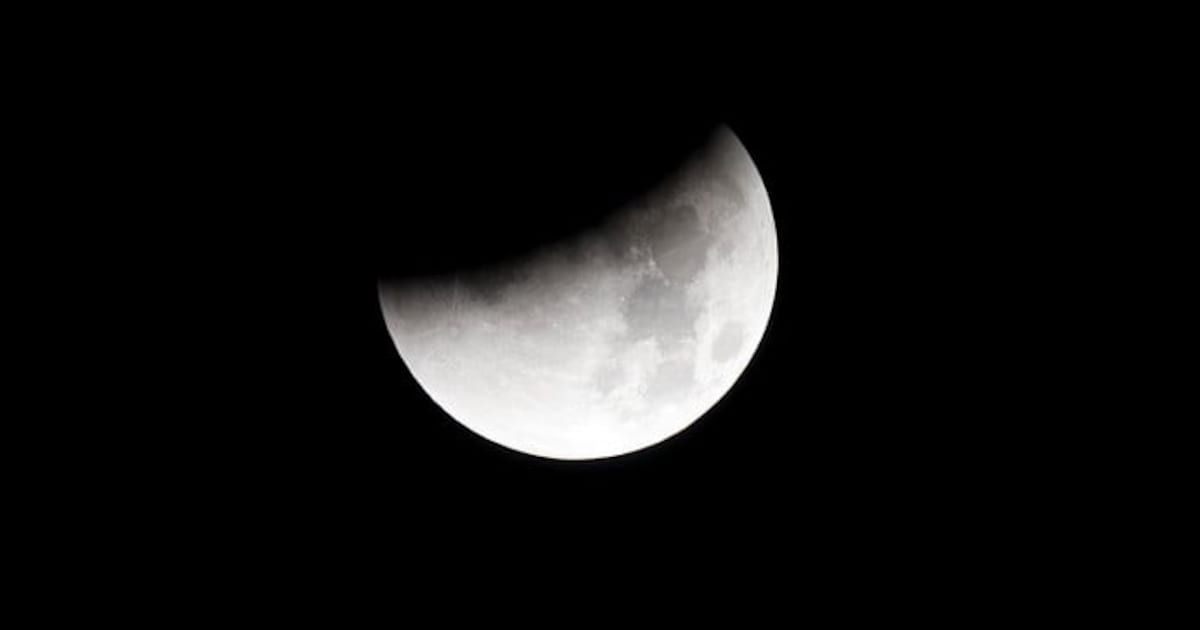 Een hapje uit de maan: op deze dag zie je een gedeeltelijke maansverduistering boven Bergen op Zoom