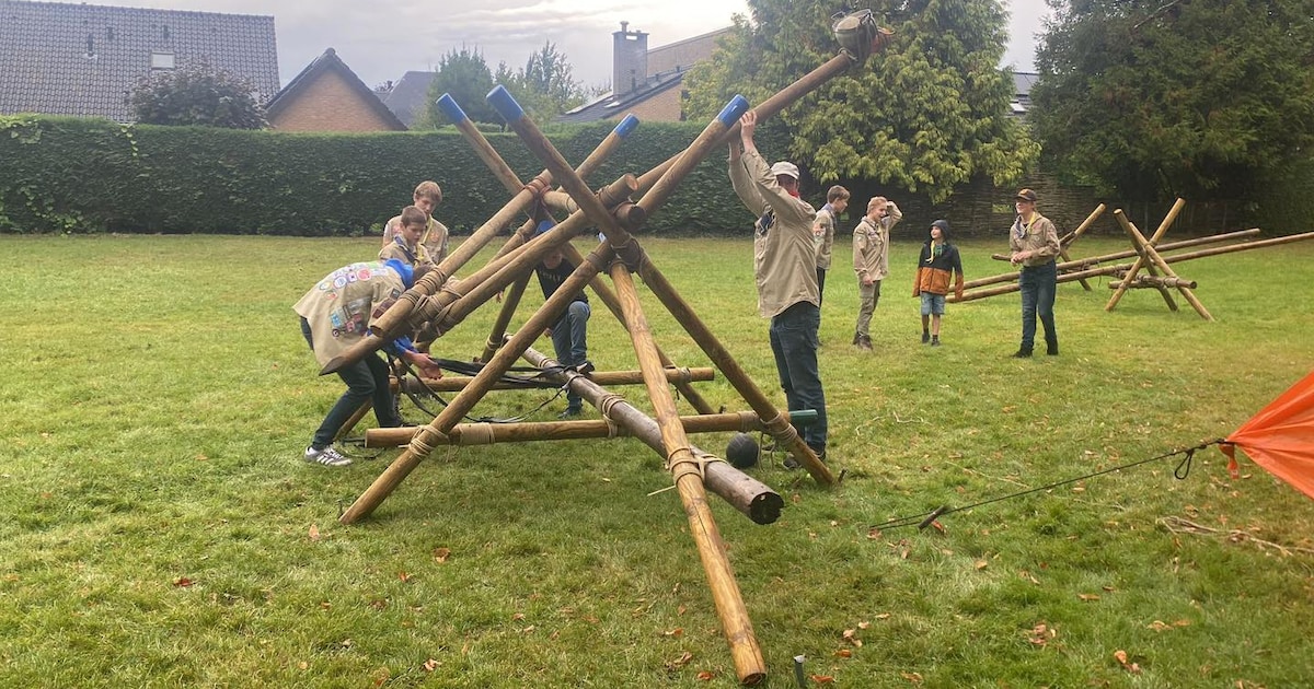 Kinderactiviteiten met marshmallows en springkussen tijdens open dag scoutinggroep in Terneuzen