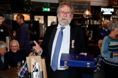 Van museumhaven tot Joodse begraafplaats: Carel Beulink is verrast met koninklijke onderscheiding