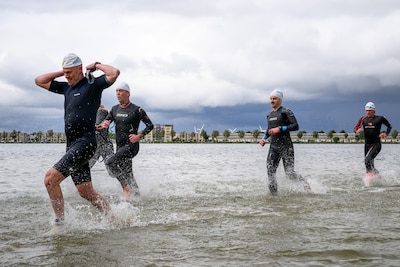 Triatlon Brabantse Wal voor het eerst in buitenwater: ‘Een finish op de Waterschans is het volgende doel’