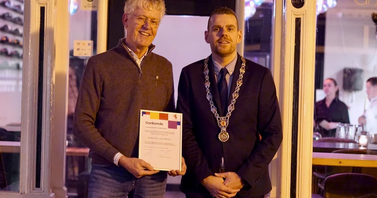 Dirk Jan van de Weerdt ontvangt onderscheiding in Vlaardingen