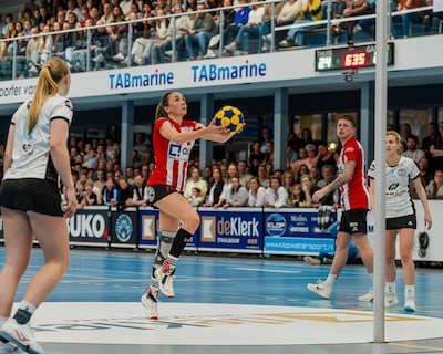 Middelburgse korfbalster kan promoveren naar Korfbal League: ‘Dit zijn de grootste wedstrijden die ik meemaak’