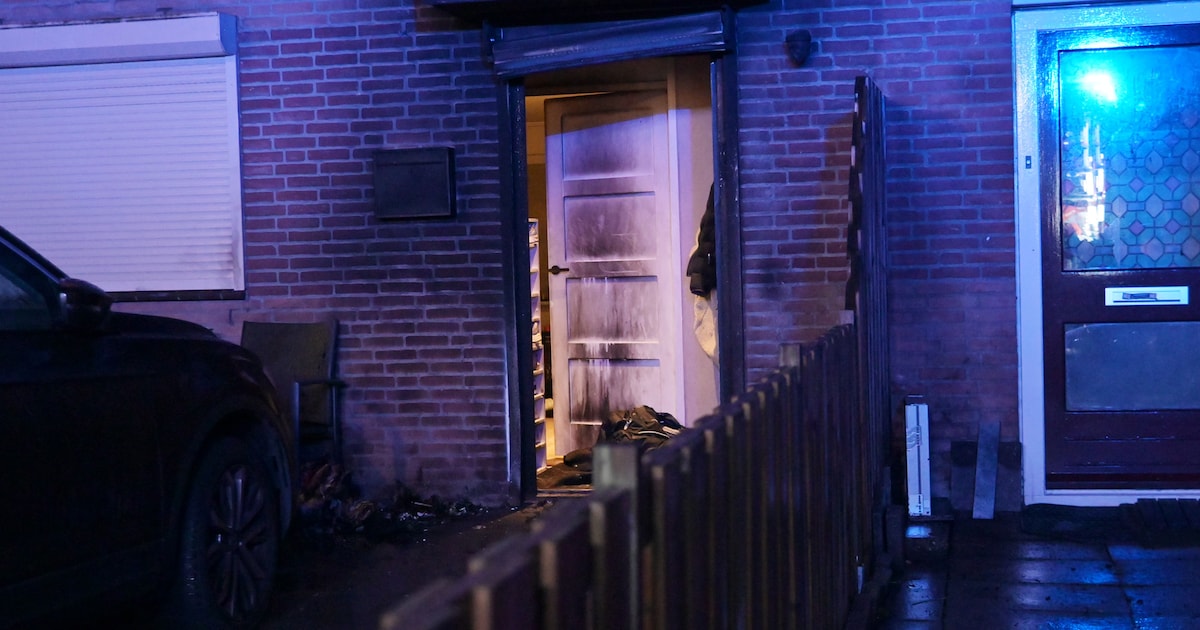 Brand breekt uit bij woning in Breda, buurtbewoners horen harde knal