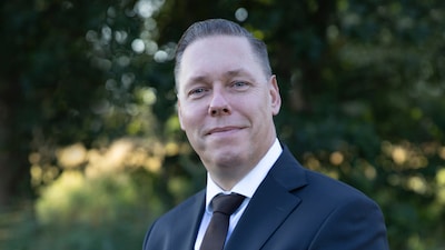 Hanno Canters legt het af tegen ervaren Jacqueline van Burg als wethouder