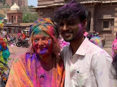 Drie maanden lang verdient Helma (60) de kost in Zierikzee, de rest van het jaar reist ze de wereld rond