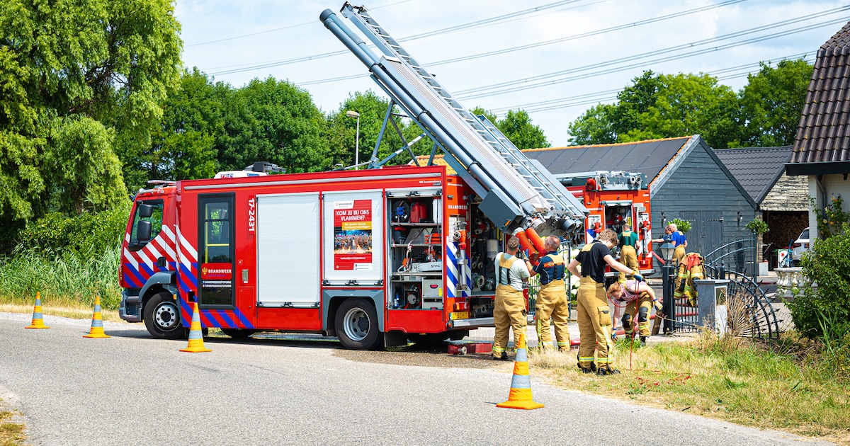 Brand in mestput zorgt voor flinke rookontwikkeling in Tinte