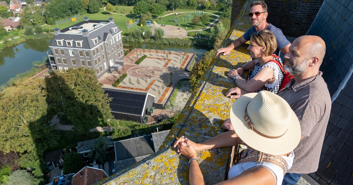 Oostkapelle maakt indruk op torenbeklimmers en buitenplaatsbezoekers tijdens open monumentendag