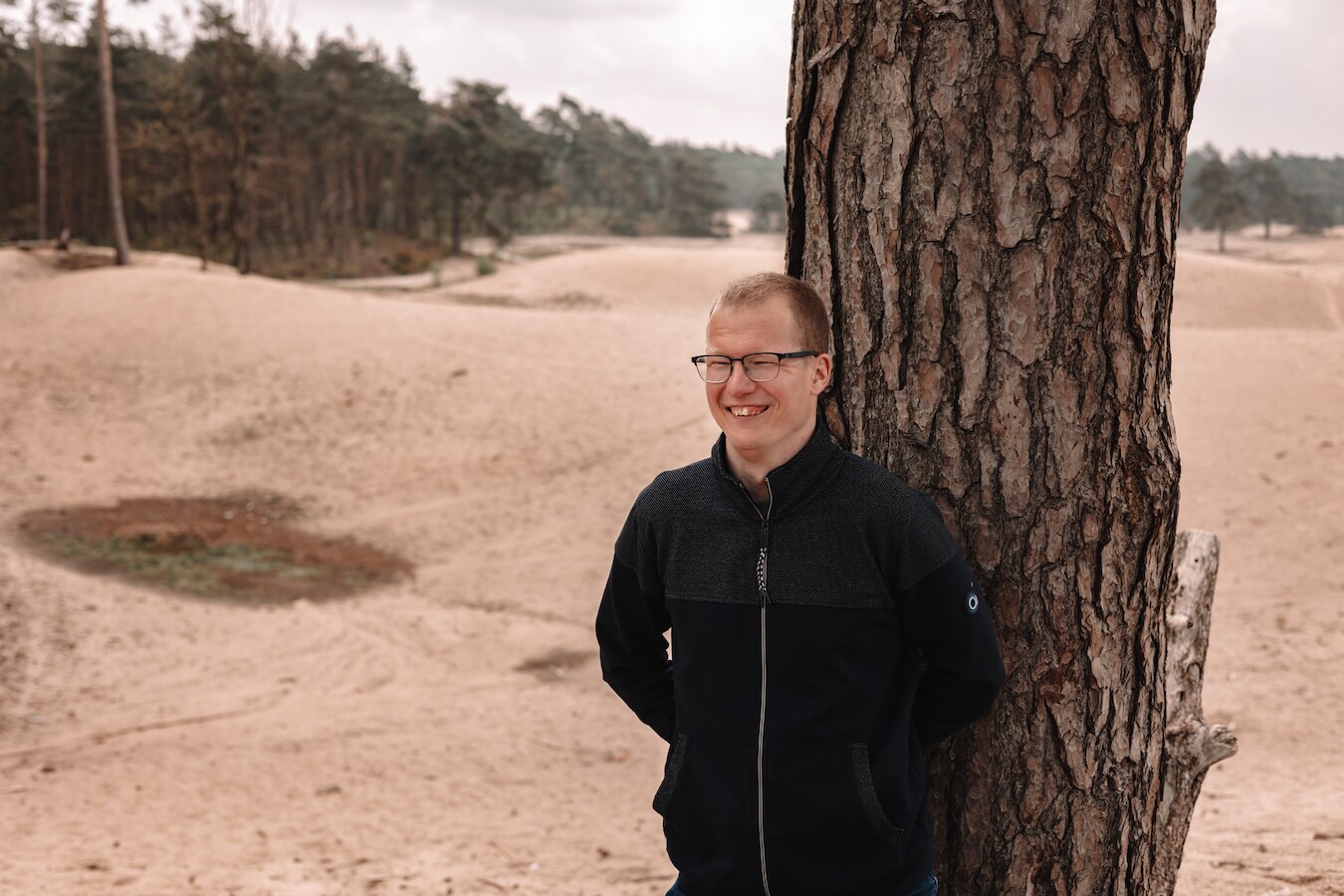 Jarige Rob (37) wordt toegezongen in het café, een paar uur later vindt ...