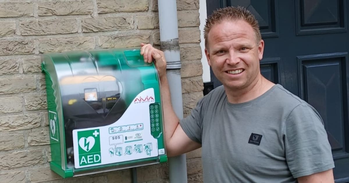 Nieuwe AED geplaatst in Ambachtse buurt Kruiswiel