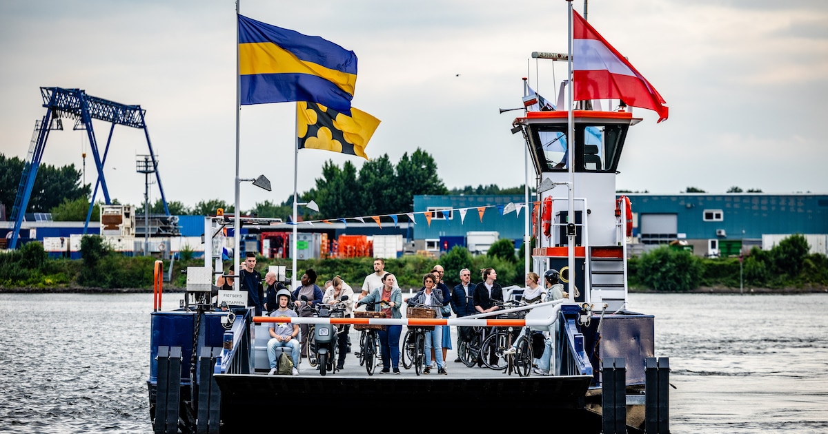 Pont tussen Rosmolenweg in Papendrecht en Kerkeplaat vaart niet door schade aan aanlegponton