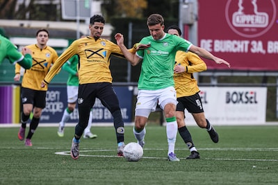 Dit zijn de uitslagen, doelpuntenmakers en wedstrijdverslagen van het amateurvoetbal op zondag