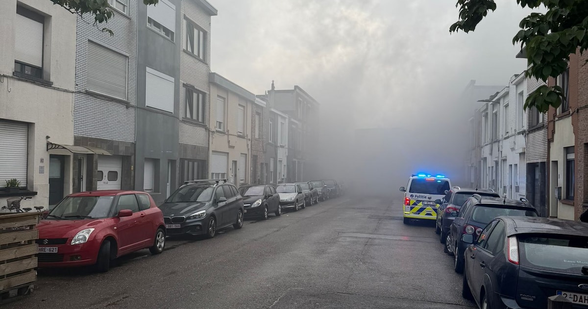 Uitslaande brand vernielt rijwoning in Deurne: “Aanwijzingen van kwaad opzet”