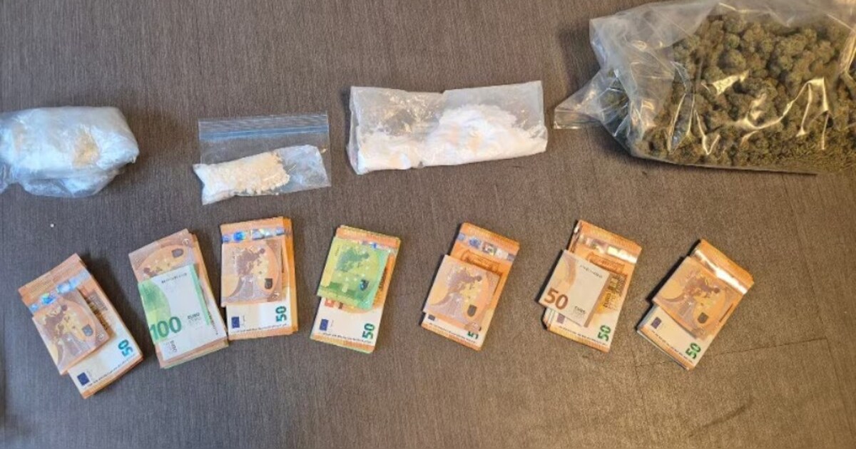 Politie vindt 200 gram cocaïne, 400 gram hennep en ruim 7000 euro contant geld bij inval woning Oost