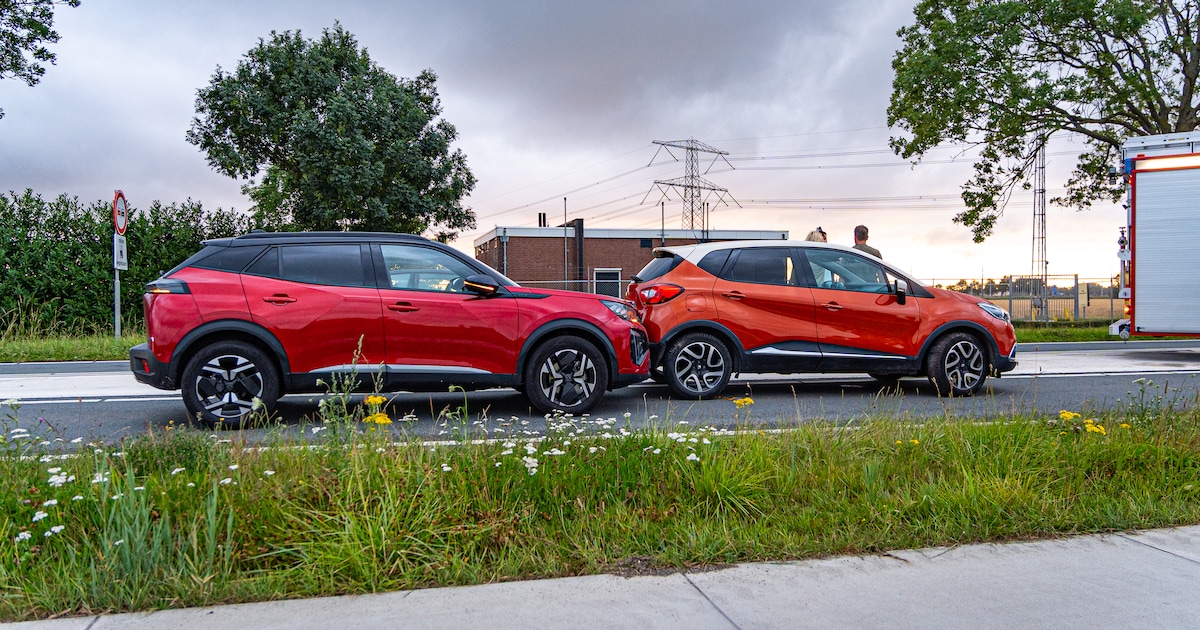 Schade na botsing tussen auto’s op Maasweg in Mijnsheerenland