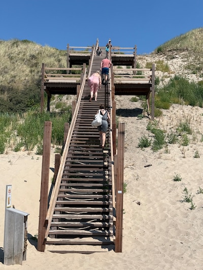 Nieuwe strandtrap Valkenisse is de langste van Zeeland