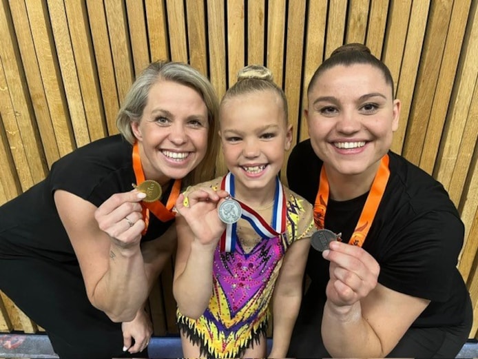 De familie Verkerke was succesvol in Ahoy. Van links naar rechts Milou, haar dochter Megan Ringelberg en Babette Verkerke.