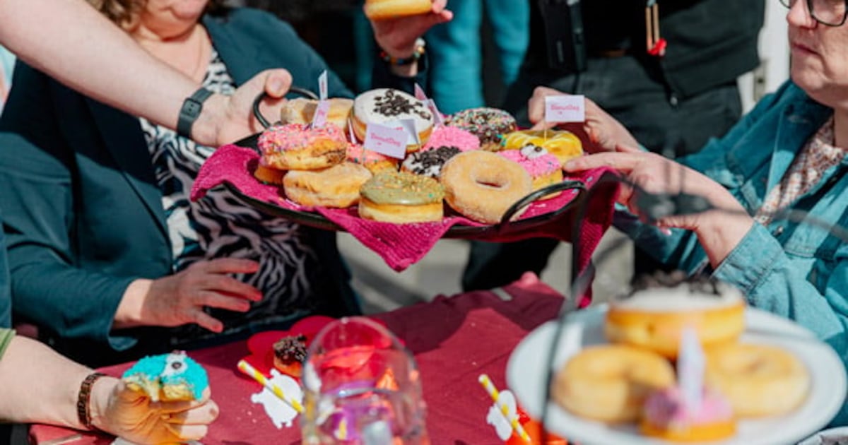 Jammie! Hier in Middelburg krijg je een gratis donut tijdens Donutdag