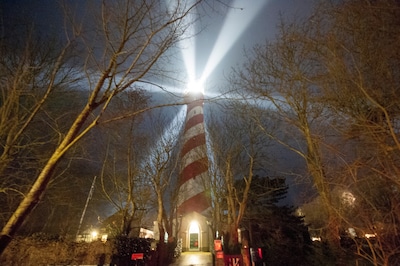 Vuurtoren Burgh-Haamstede in MAX-programma, ook rondleiding bij toren via podwalk
