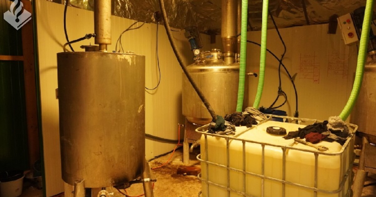 Zwijndrechtenaar (34) en Dordtenaar (37) opgepakt in drugslab