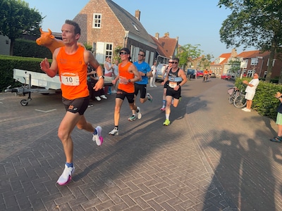 Martijn Blommaert scherpt persoonlijk record op de marathon aan, maar loopt zege in Spijkenisse mis