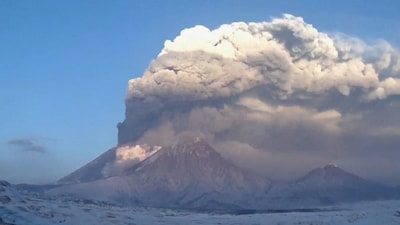 Russische vulkaan barst voor het eerst in honderden jaren uit
