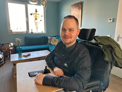 Aron (28) moet er nóg meer z’n best voor doen dan anderen, toch was hij vier jaar lang als raadslid actief