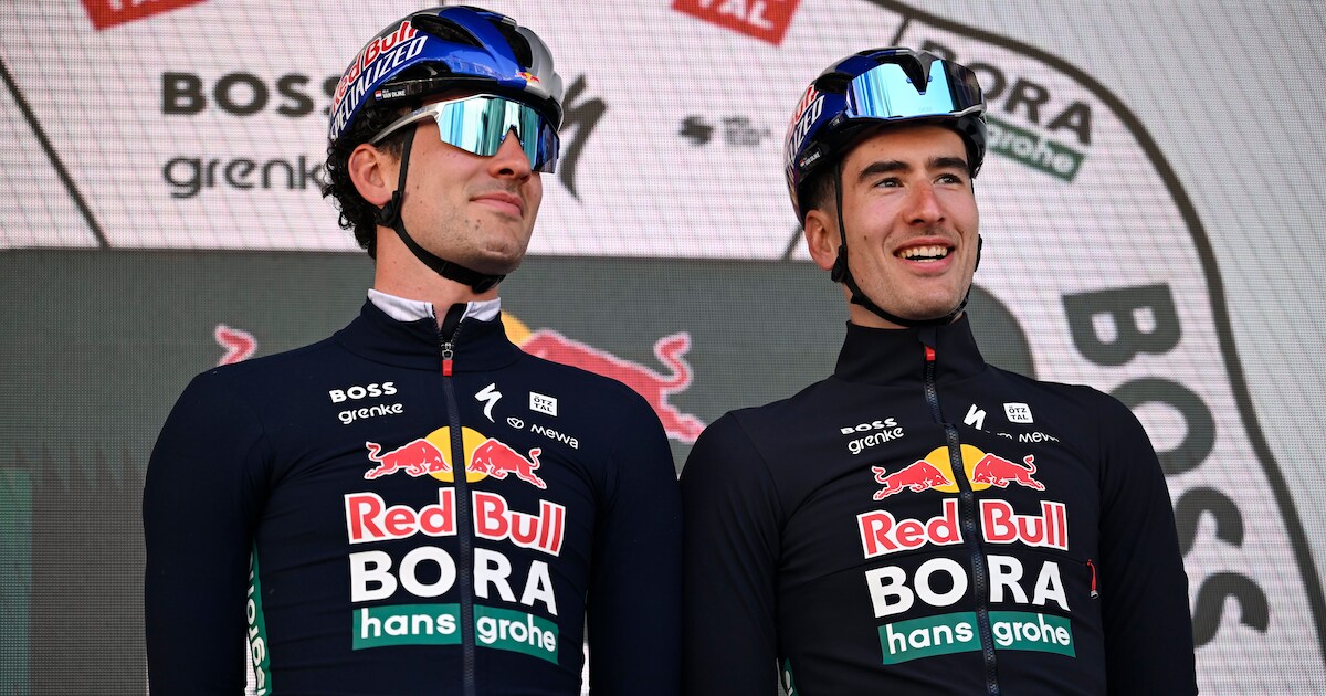 Tim van Dijke heeft een abonnement op nummer 13, broer Mick rijdt in de achterhoede