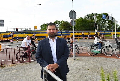 Onderzoek naar meest ingewikkelde kruising van Middelburg: ‘Spoorbomen blijven hier wel erg lang dicht’