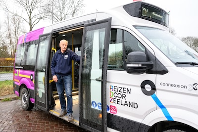 Flextaxi en hub’s rijden buurtbus in de wielen; na 46 jaar stopt de dorpjesbus op Schouwen-Duiveland