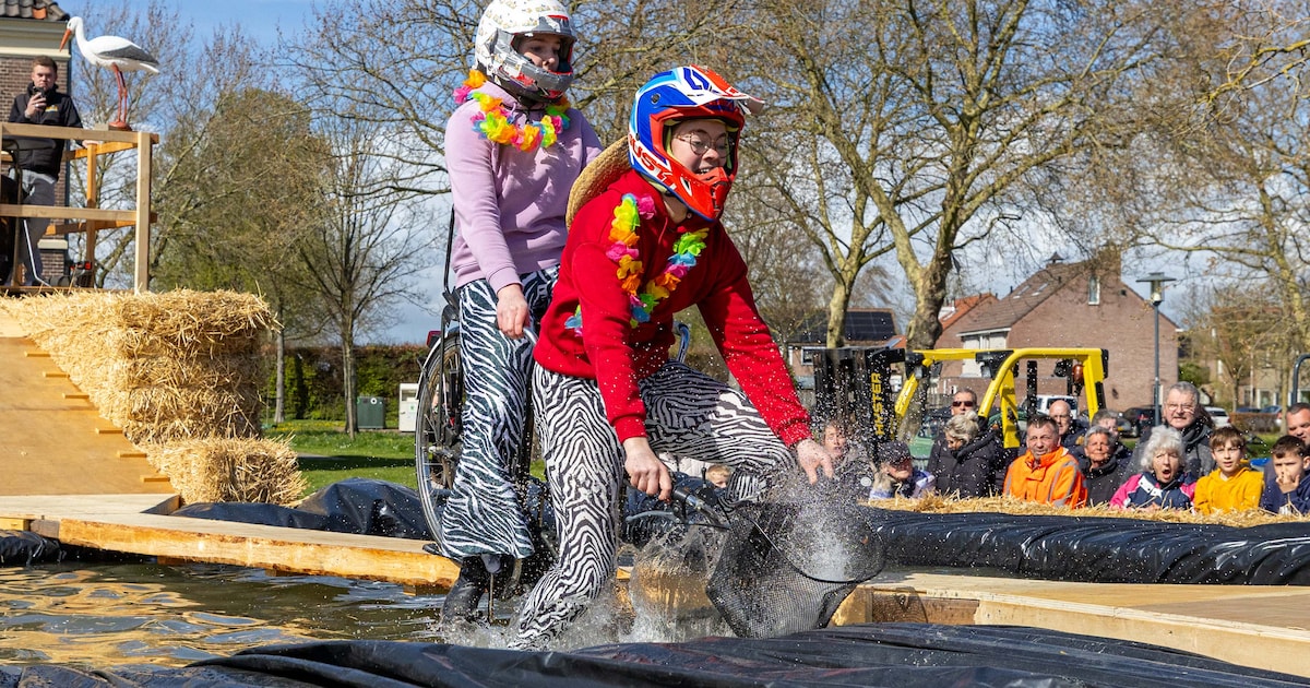 Bam, plons en heel af en toe geklingel: Fiets ‘m d’r in is niet voor watjes