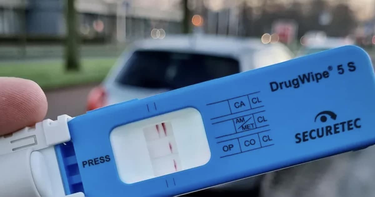 Snelheidsduivel vlucht met 200 kilometer per uur als de politie hem ziet bij Hoek