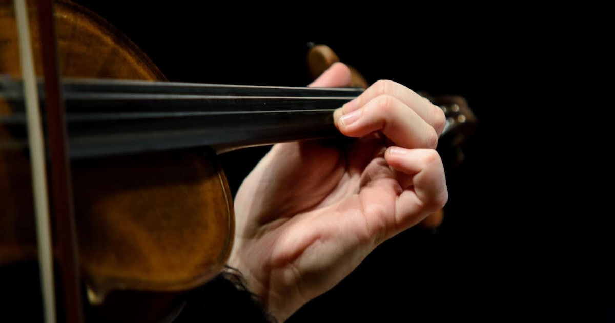 Ierse folkband Lúnasa treedt op in Renesse