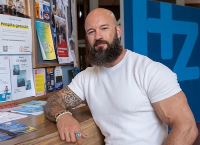 Andrew gebruikt AI om de doden een stem te geven: ‘Coole techniek, maar ook beangstigend’