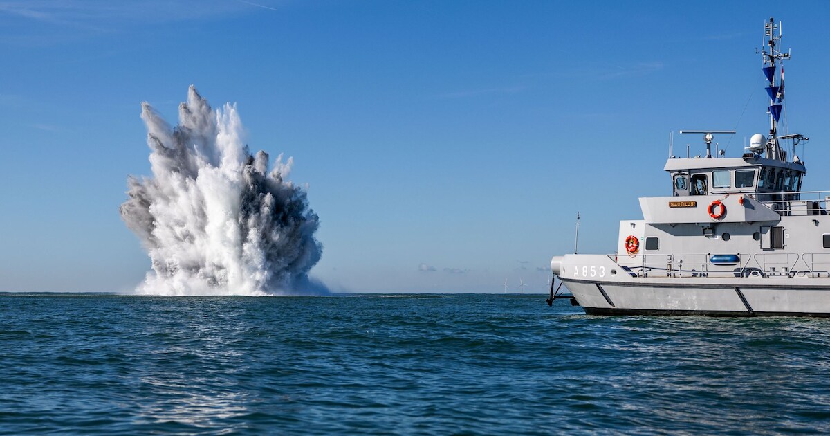 Boem! Vlissingse zeemijnen tot ontploffing gebracht | Vlissingen | PZC.nl