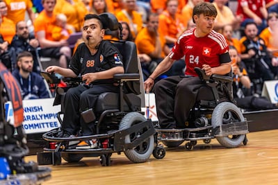 Reza (36) wilde eigenlijk voetballer worden: ‘De h