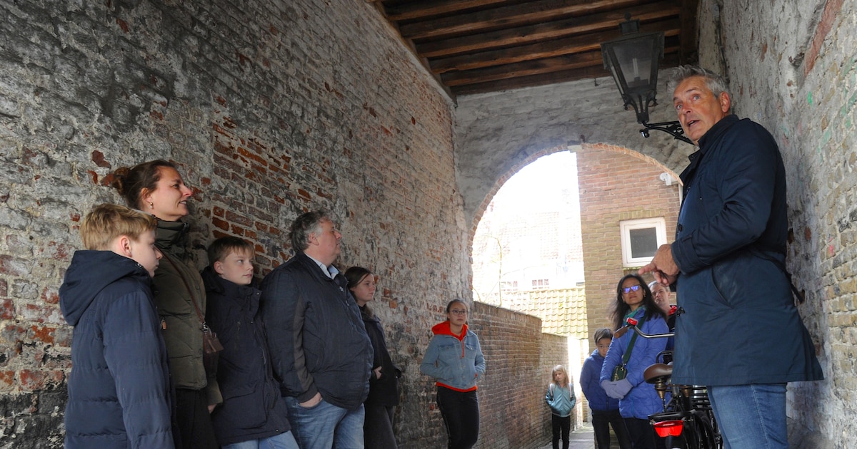 Grapje groeide uit tot hit: Middelburgse ‘Stegenman’ gidst nu ook in Vlissingen