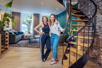 Rebecca en Rosanne zetten sociale media in om huis te verkopen: ‘We hopen dat mensen er verliefd op worden’